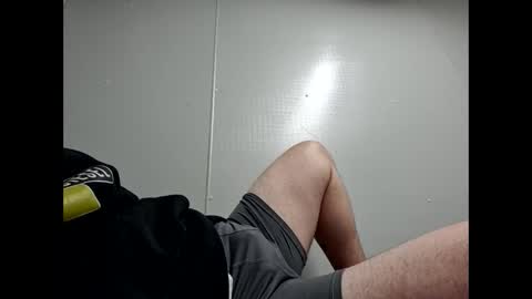 whiteboi9284 online show from November 2025 12:17:01 PM