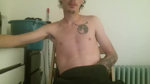 Snapshot of whiteboyslim21 chatting on December 2025 07:57:02 AM whiteboyslim21 online show from December 2025 07:57:02 AM