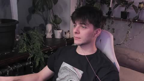 Gus online show from December 2024 04:59:02 PM