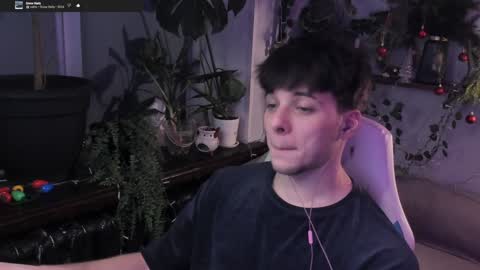 Gus online show from December 2024 10:44:02 PM