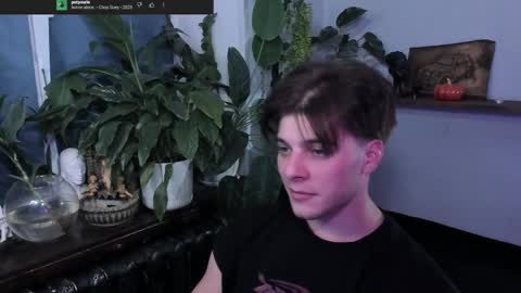 Gus online show from October 2025 08:53:02 PM