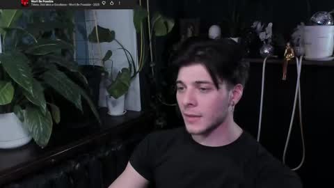 Gus online show from December 2025 09:22:02 PM