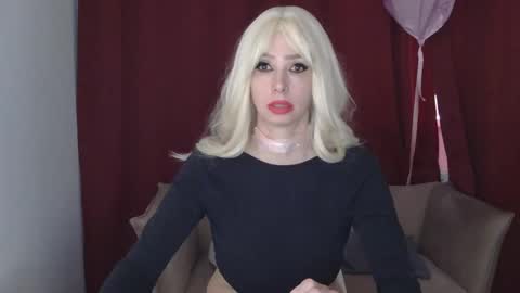 White Queen online show from March 2025 11:51:01 AM