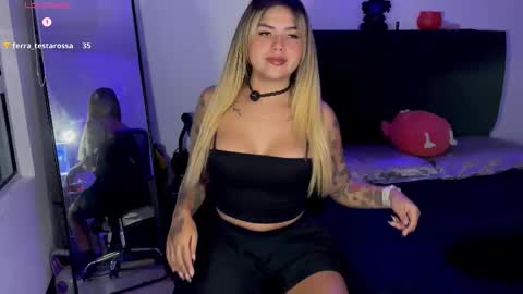 Snapshot of whites_emma chatting on February 2026 01:46:01 AM EMMA online show from February 2026 01:46:01 AM