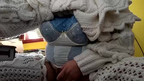 whitesweater online show from January 2025 10:25:02 AM