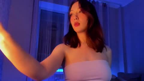 Sofia online show from November 2025 01:00:02 PM