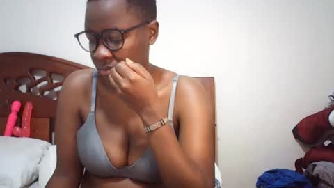 whitney_ly online show from August 2026 06:27:01 AM
