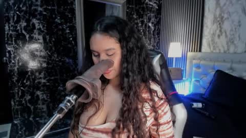 Snapshot of whitneybrown_ chatting on September 2025 09:58:01 PM Whitney online show from September 2025 09:58:01 PM