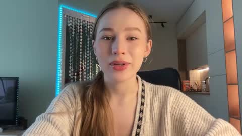 Alisa online show from January 2025 06:42:01 AM