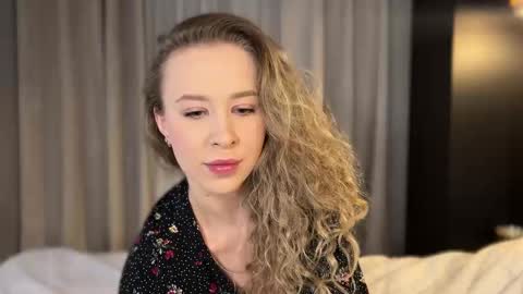 Snapshot of why_____not chatting on February 2025 08:03:01 PM Alice online show from February 2025 08:03:01 PM