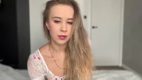 Snapshot of why_____not chatting on February 2025 01:49:02 PM Alice online show from February 2025 01:49:02 PM