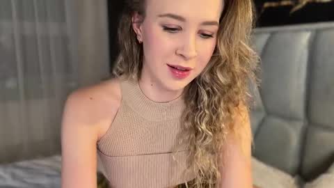 Snapshot of why_____not chatting on February 2025 06:53:01 PM Alice online show from February 2025 06:53:01 PM