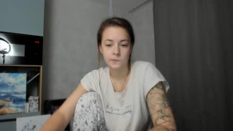 Snapshot of why_again_me chatting on December 2025 02:15:01 PM Veronica online show from December 2025 02:15:01 PM