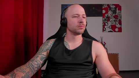 Snapshot of why_you_so_serious chatting on July 2026 04:11:01 PM VI online show from July 2026 04:11:01 PM