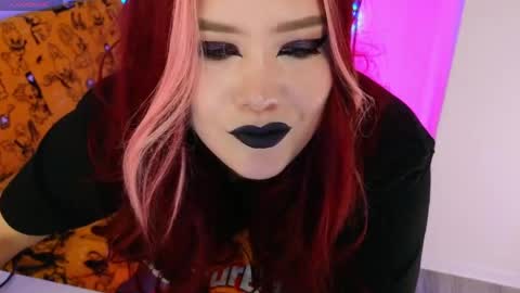Laura  online show from June 2026 09:16:02 PM