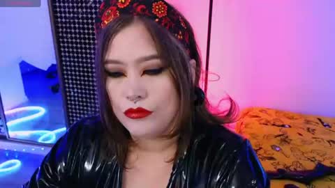 Snapshot of wickedxqueen chatting on July 2026 09:32:02 PM Laura online show from July 2026 09:32:02 PM