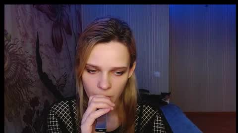 Snapshot of wicky_hey chatting on November 2025 07:47:02 PM Victoria online show from November 2025 07:47:02 PM