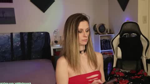 Snapshot of widthofapeach chatting on December 2025 12:26:01 AM Gretchen Jimmy online show from December 2025 12:26:01 AM