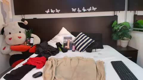 Snapshot of wife_mature chatting on June 2026 12:33:01 PM sussy online show from June 2026 12:33:01 PM
