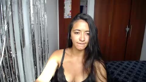 Ilauren online show from May 2026 07:20:02 PM