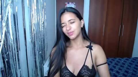 Ilauren online show from May 2026 12:01:01 PM