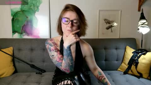 wild_peony online show from November 2025 03:12:01 PM