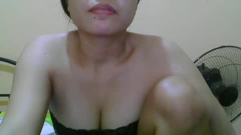 Snapshot of wildcamille chatting on January 2025 03:33:01 AM camille online show from January 2025 03:33:01 AM