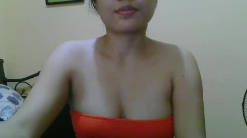 Snapshot of wildcamille chatting on February 2025 01:50:02 PM camille online show from February 2025 01:50:02 PM