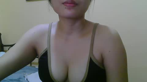 Snapshot of wildcamille chatting on February 2025 01:21:02 AM camille online show from February 2025 01:21:02 AM