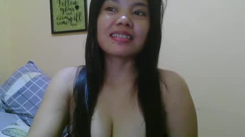 Snapshot of wildcamille chatting on March 2025 03:51:02 AM camille online show from March 2025 03:51:02 AM