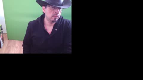 Snapshot of wildealexyz chatting on December 2024 05:06:02 PM WildeAlex online show from December 2024 05:06:02 PM