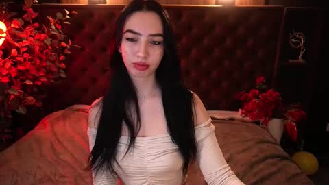 Alena online show from November 2025 06:45:02 AM