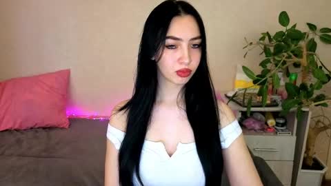 Alena online show from May 2026 05:13:01 AM