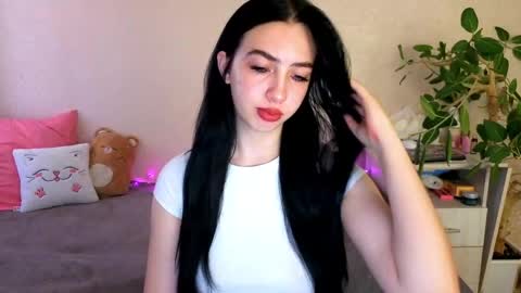 Alena online show from May 2026 05:01:02 AM