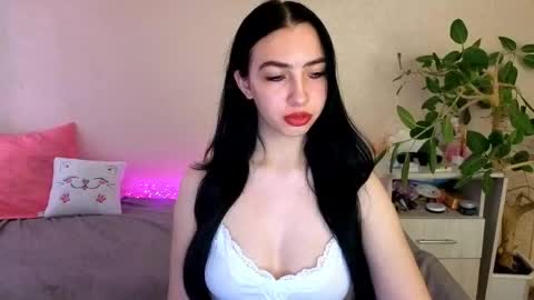 Alena online show from May 2026 04:08:01 AM