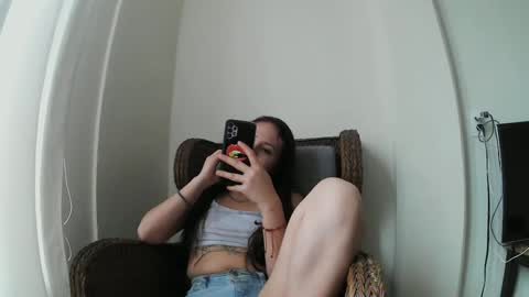 Snapshot of wildstrawberry30 chatting on January 2025 06:27:01 PM Wild Strawberry online show from January 2025 06:27:01 PM