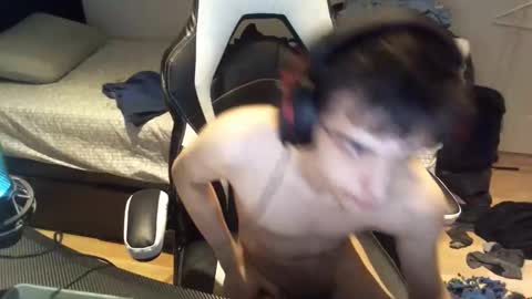 Snapshot of willfro_ chatting on October 2025 03:53:02 AM willfro_ online show from October 2025 03:53:02 AM