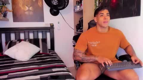 Snapshot of william_dracko9 chatting on September 2025 07:35:01 PM Dracko online show from September 2025 07:35:01 PM