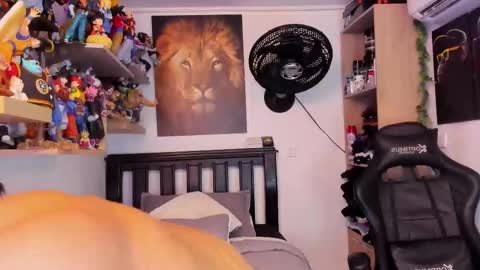 Snapshot of william_dracko9 chatting on October 2025 04:10:02 AM Dracko online show from October 2025 04:10:02 AM