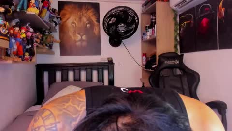 Snapshot of william_dracko9 chatting on December 2025 02:17:02 AM Dracko online show from December 2025 02:17:02 AM