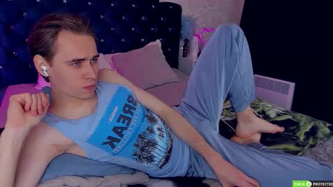 Snapshot of williamdyson chatting on September 2025 03:12:01 AM William online show from September 2025 03:12:01 AM