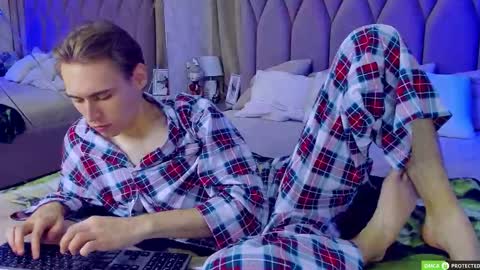 Snapshot of williamdyson chatting on September 2025 08:08:01 AM William online show from September 2025 08:08:01 AM