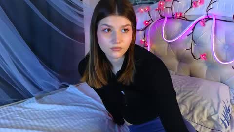 Vicki3 online show from March 2026 07:01:01 AM