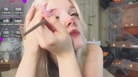 Snapshot of wilonebute chatting on October 2025 01:28:01 AM Mary online show from October 2025 01:28:01 AM