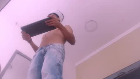 Snapshot of wiltom_ chatting on October 2025 02:18:02 PM Wiltom online show from October 2025 02:18:02 PM