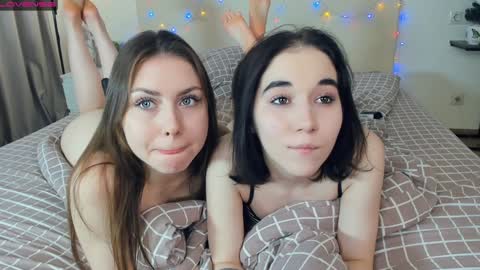 Snapshot of wine_on_lips chatting on January 2025 10:17:01 AM Amalia and Mia online show from January 2025 10:17:01 AM