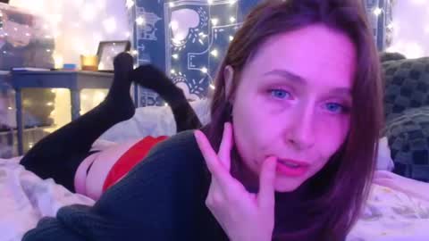 Snapshot of wingardiumleveveosa chatting on December 2024 08:19:02 AM Eevie online show from December 2024 08:19:02 AM