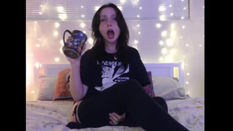 Snapshot of wingardiumleveveosa chatting on February 2025 02:28:02 AM Eevie online show from February 2025 02:28:02 AM