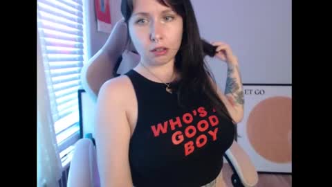 Snapshot of wingardiumleveveosa chatting on September 2025 11:18:02 PM Eevie online show from September 2025 11:18:02 PM