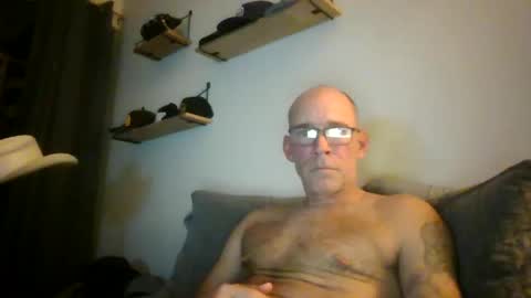 wingnutt765733 online show from October 2025 05:59:01 AM